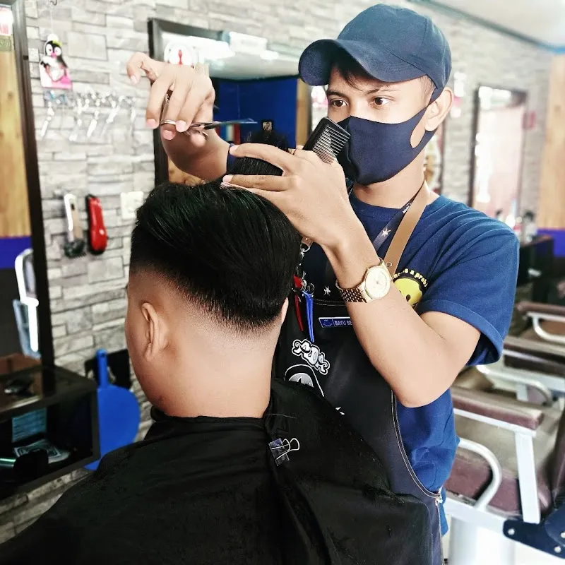 Potong Rapi, Tampil Percaya Diri: Yoga Barbership di Cilacap
